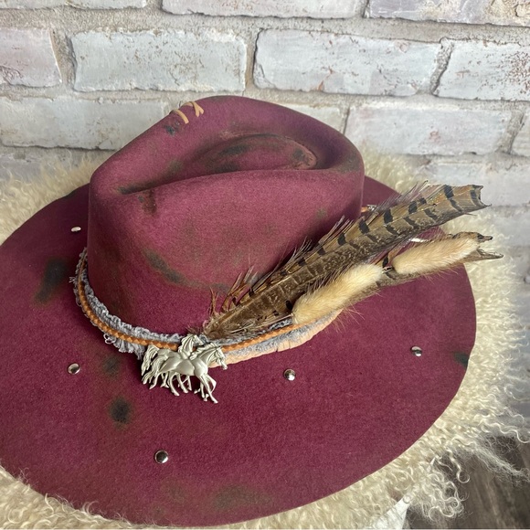 NWT Custom Designed Hat "Wildflowers and Wild Horses” - Picture 3 of 10